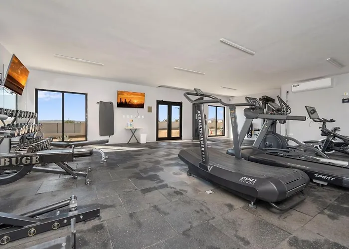 Modern In El Tezal, Peaceful, Secure & Minutes From Cabo Hotspots Apartment *